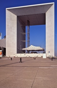 FRA75-0784-Defense